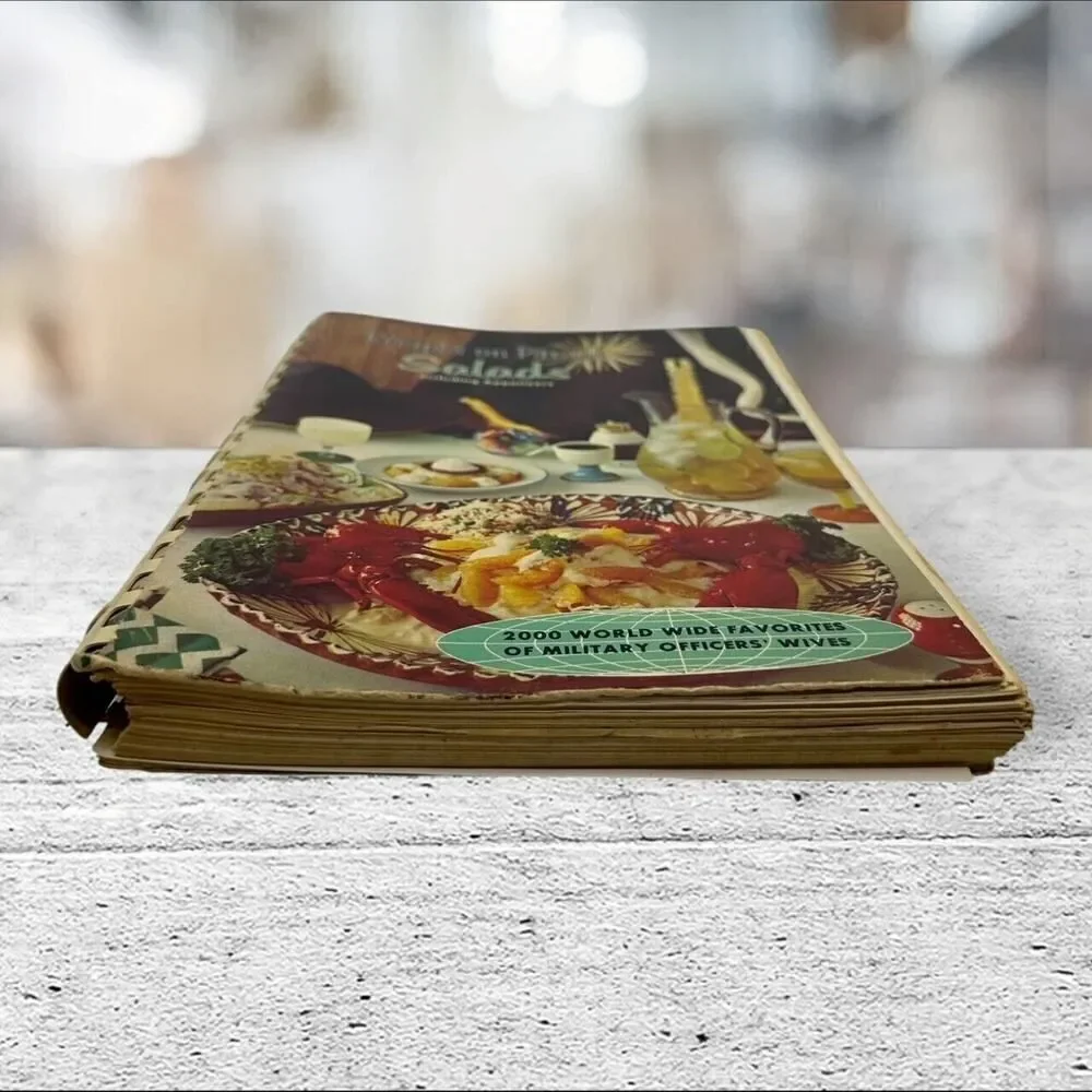 Recipes on Parade Salads Military Officers Wives Cookbook‎ Vitg Multi Good 2000
